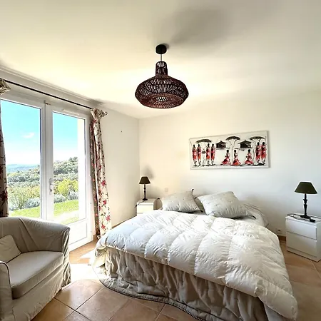 Climatisee Pour 10 Personnes Avec Piscine Chauffee Et Vue A Les Maures La Londe-les-Maures