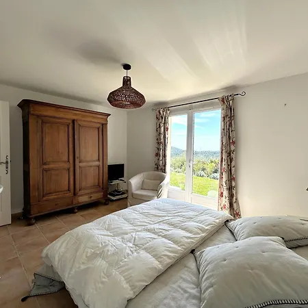 Climatisee Pour 10 Personnes Avec Piscine Chauffee Et Vue A Les Maures *