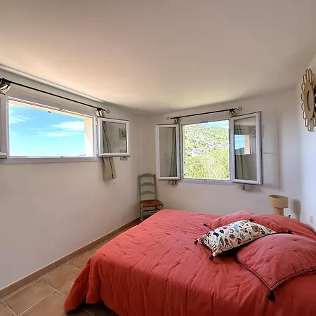 Climatisee Pour 10 Personnes Avec Piscine Chauffee Et Vue A Les Maures * La Londe-les-Maures