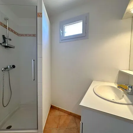 Climatisee Pour 10 Personnes Avec Piscine Chauffee Et Vue A Les Maures La Londe-les-Maures