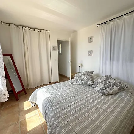 Villa Climatisee Pour 10 Personnes Avec Piscine Chauffee Et Vue A Les Maures La Londe-les-Maures
