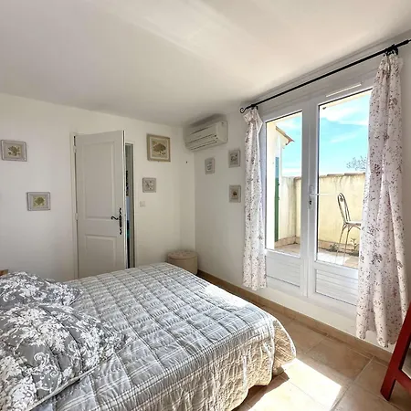 Climatisee Pour 10 Personnes Avec Piscine Chauffee Et Vue A Les Maures *