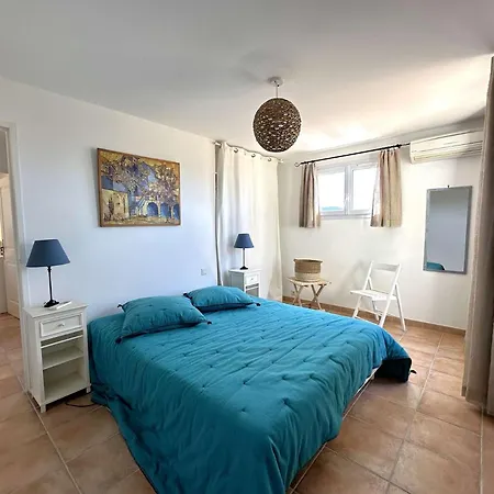 Climatisee Pour 10 Personnes Avec Piscine Chauffee Et Vue A Les Maures La Londe-les-Maures