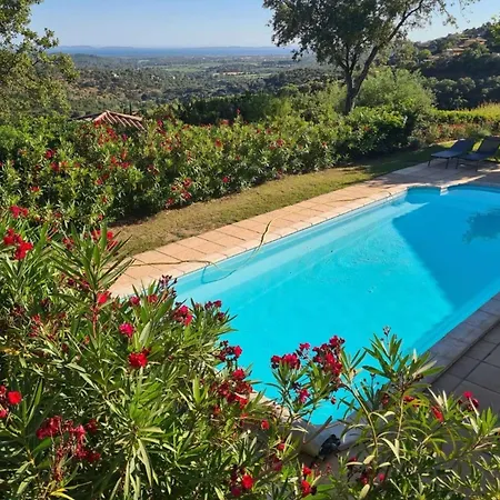 Climatisee Pour 10 Personnes Avec Piscine Chauffee Et Vue A Les Maures